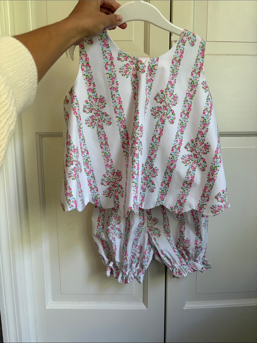TBBC 2 piece set in floral Rutledge Ribbons pattern
